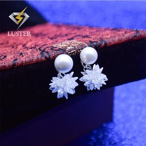 Fashionable design pearl sterling silver stamped 925 earring supplier