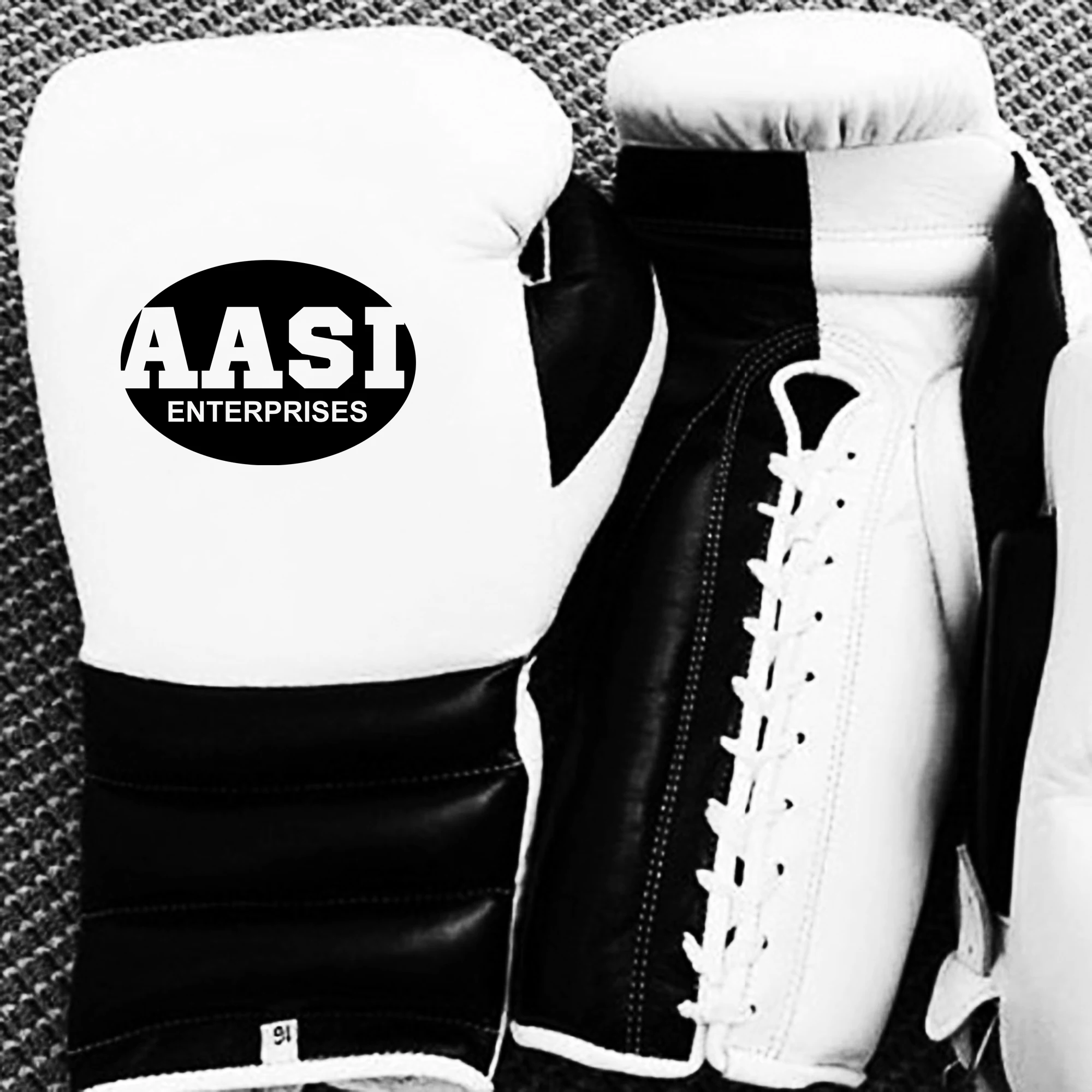 Customize Thai Genuine Leather Boxing Gloves Kick Training And Professional Use Muay Thai