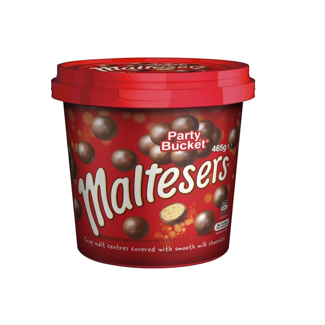 Шоколадные шарики в красной упаковке Maltesers