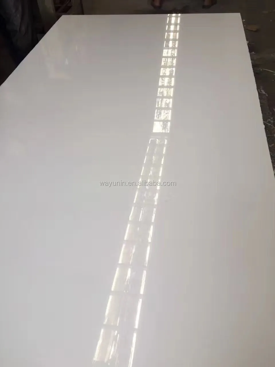 4x8 18mm Coloured High Gloss Polyester Resin Laminate Plywood Sheet