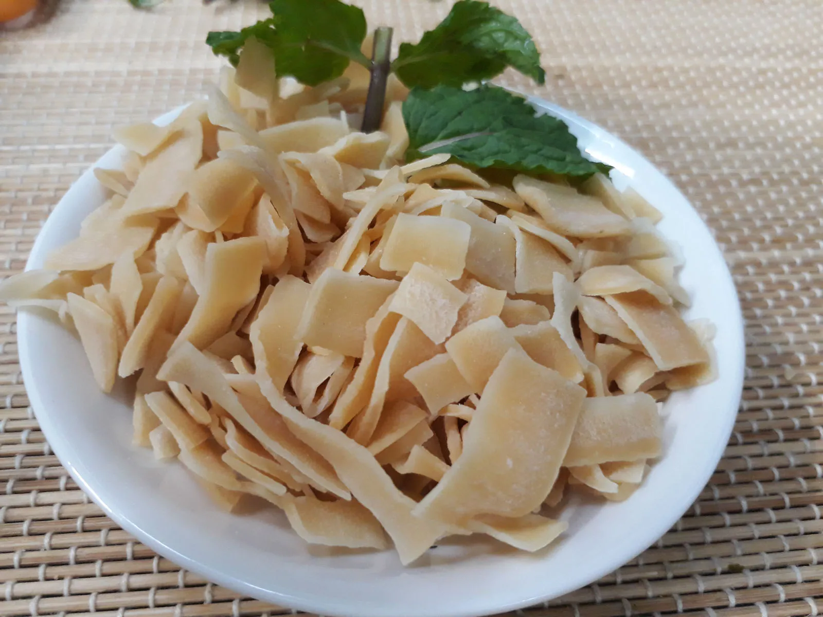 Crispy Dried Coconut Snack,Dehydrated Coconut Chips From Vietnam Buy