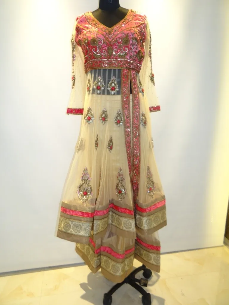 印度传统服装 lehnga choli 与美丽的设计