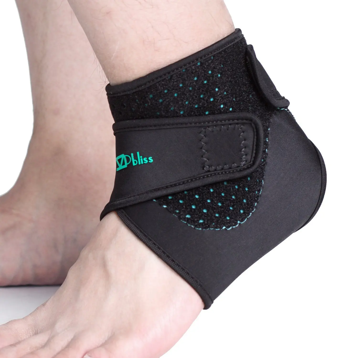 Dual Compression Straps for Strains DonJoy Advantage DA161AB01-BLK-S 7.5 to 9.5 M Stabilizing Ankle Brace Adjustable to fit Small to Medium Sprains Lightweight Low Profile Arthritis