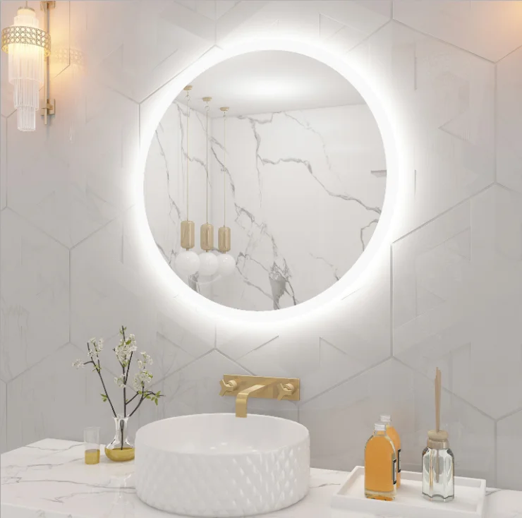 Зеркала в ванную белые. Зеркало круглое с подсветкой. Круглое зеркало с подсветкой в ванную 60см. Зеркало в мраморной ванной. Большое круглое зеркало с подсветкой.