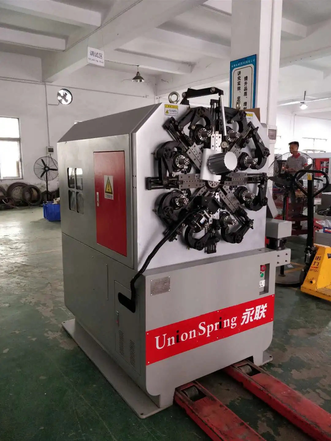 China Better Price CNC Wire Rotating Spring Forming Machine