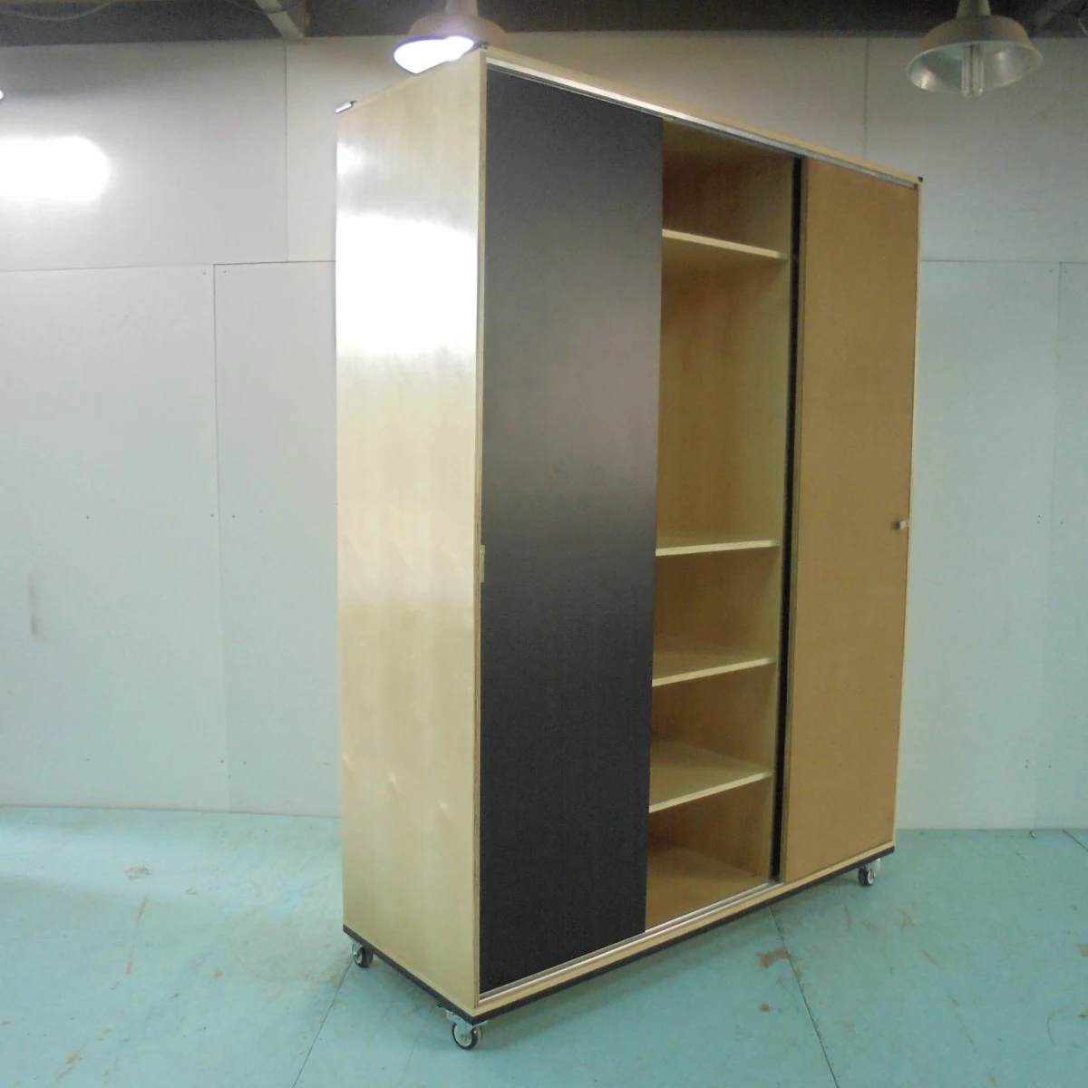 WARDROBE-W-Door-2.jpg