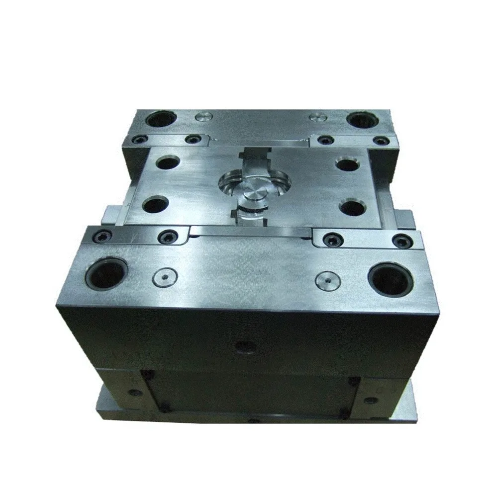 塑料模具为汽车备件制造过程服务公司塑料模塑产品