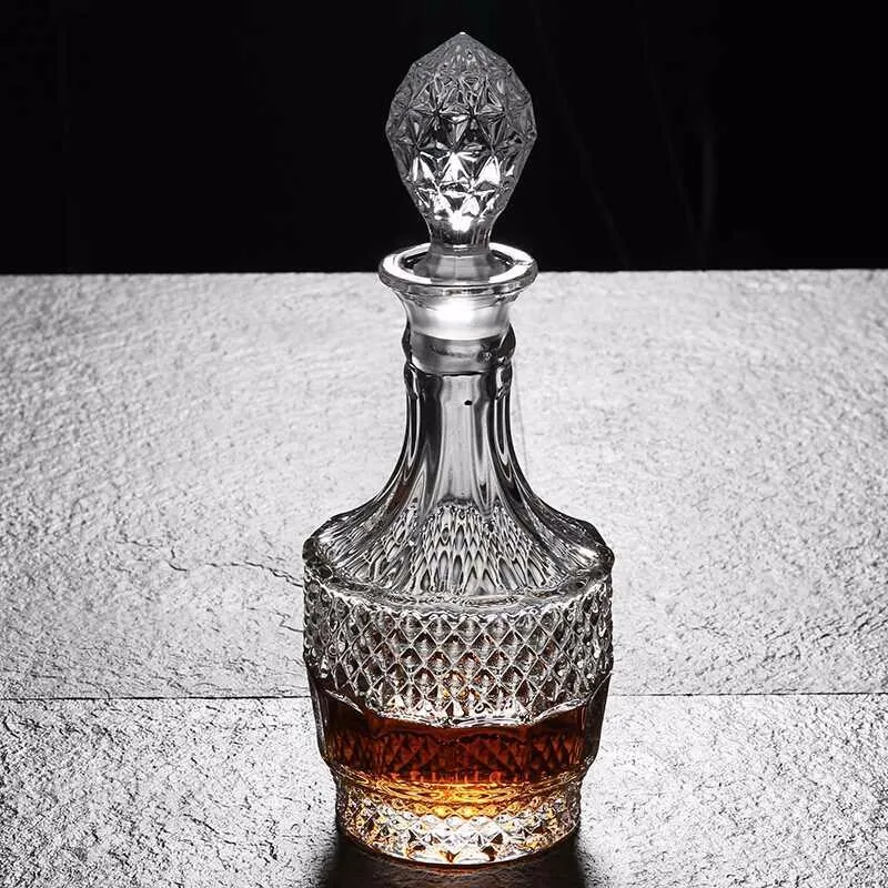 Vintage Style Clear Whiskey And Wine Glass Liquor Decanter Decorative