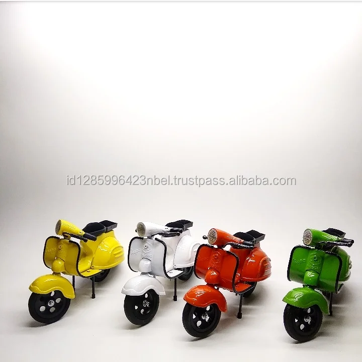 vespa scooter toy model