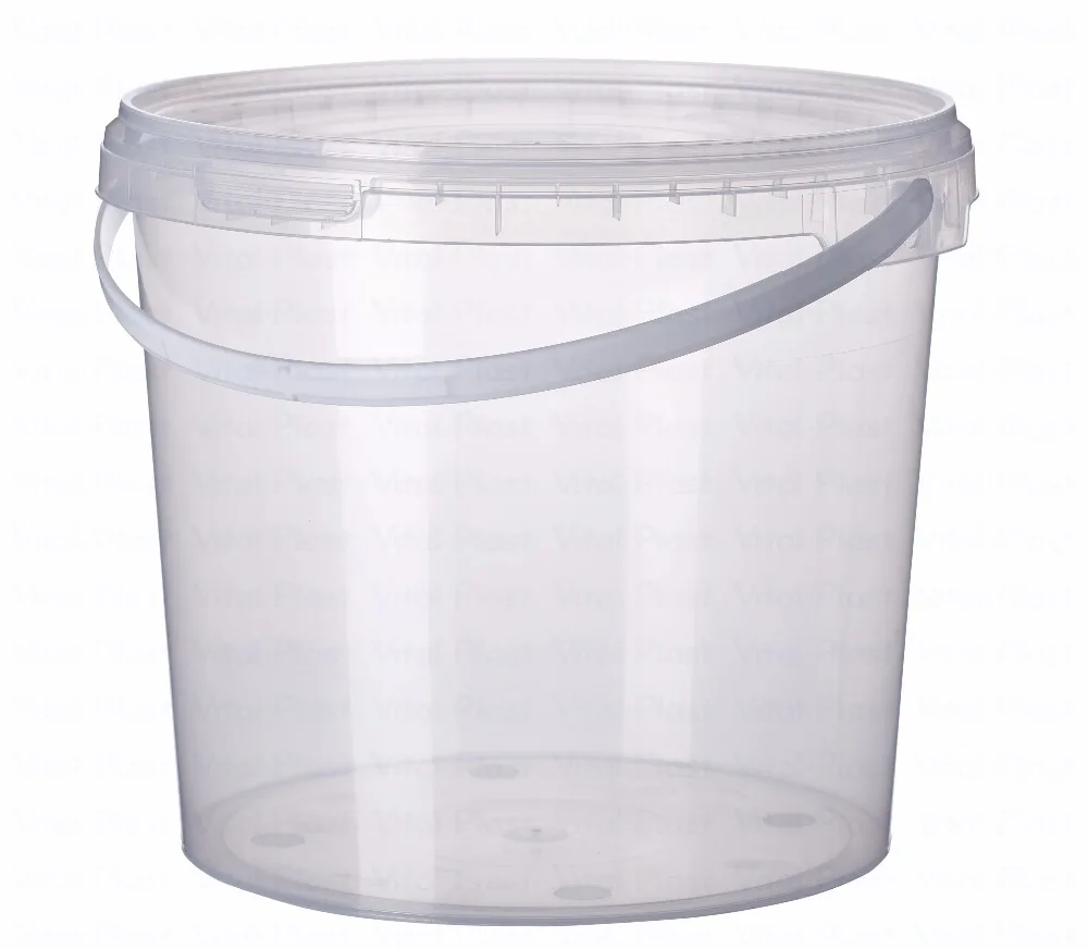 white plastic buckets with lids