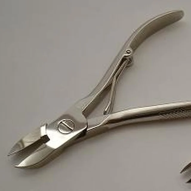 nail cuticle nipper