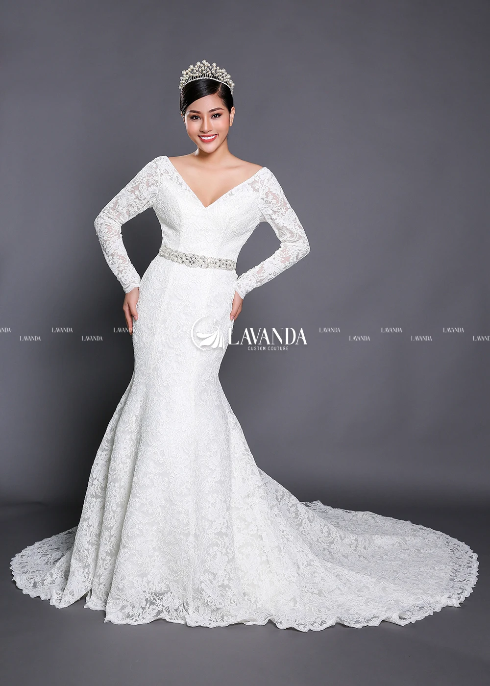 V Neck Long Sleeve Lace Wedding Dress Lace Trumpet Wedding Dress V