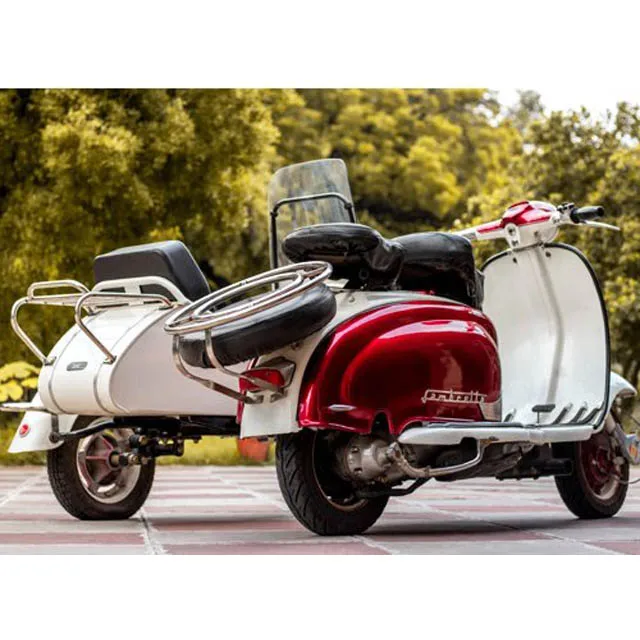 Скутер 1957. Bajaj Chetak Sidecar.