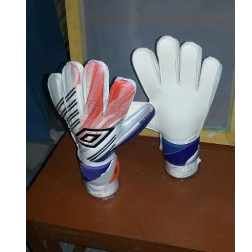 
Soccer Gloves Junior Classic Goalkeeper Football gloves pakistan 