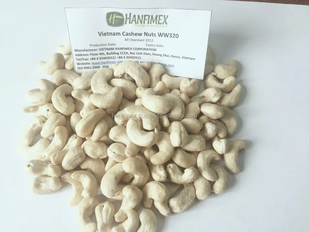 cashew nut WW320HAN 2017.jpg