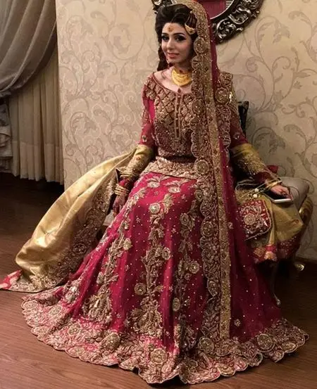 red bridal lehenga pakistani 2018
