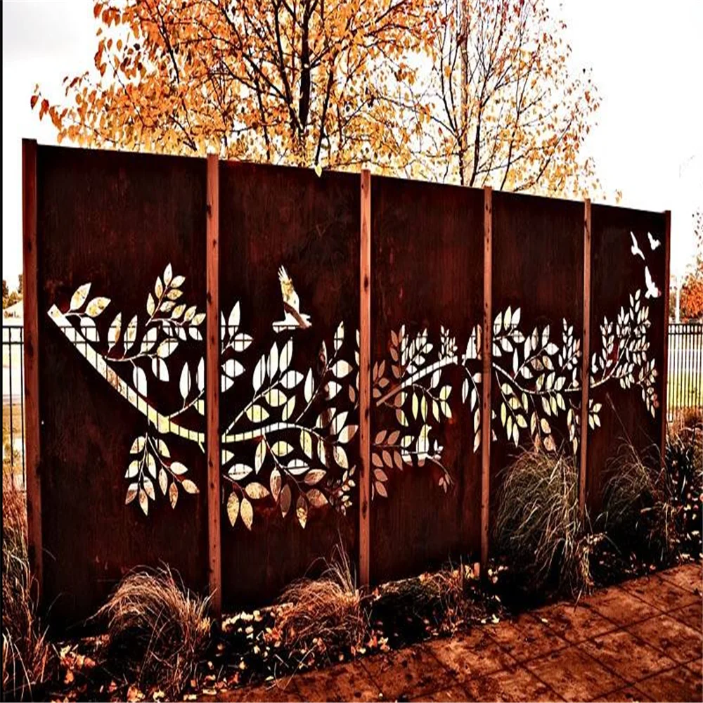 Забор из Corten Steel. Дизайнерский забор. Необычный забор из металла. Забор из металлического листа. Покраска металлического забора