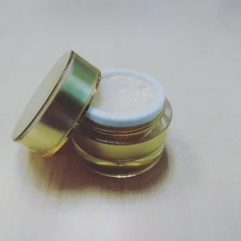 熊果苷曲酸皮肤美白霜