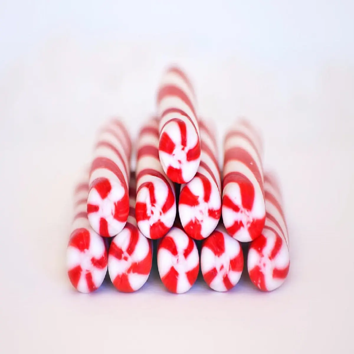 PEPPERMINT TWIST FRAGRANCE OIL - 16 OZ/ 1 LB - FOR CANDLE & SOAP MAKING BY VIRGINIA CANDLE SUPPLY - FREE S&H IN USA