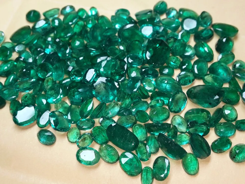 natural brasilian oval cut emerald small and tiny size
