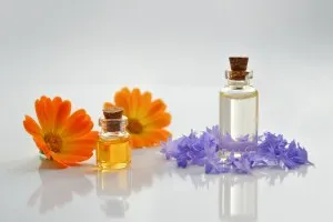 essential-oil-4065187 (300.jpg