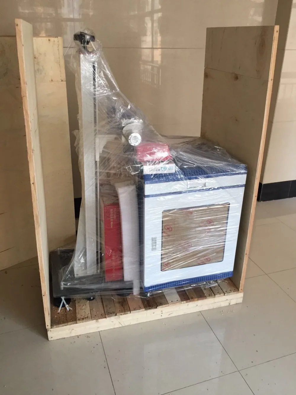 High Resolution 20w Aluminium Fiber Laser Engraving Machine Name Plate