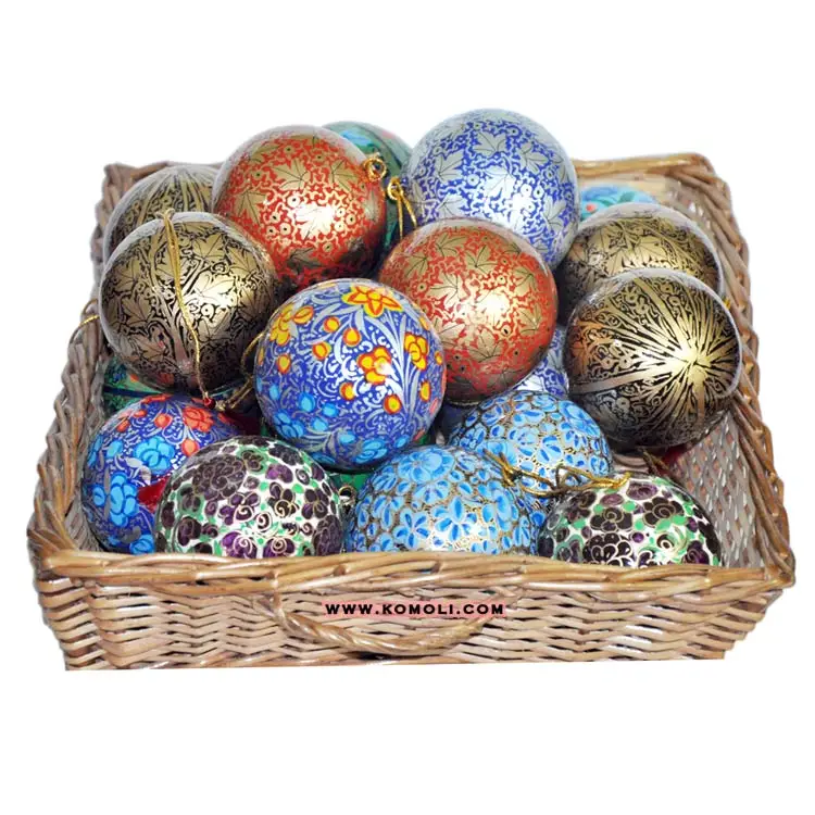 paper christmas bauble.jpg