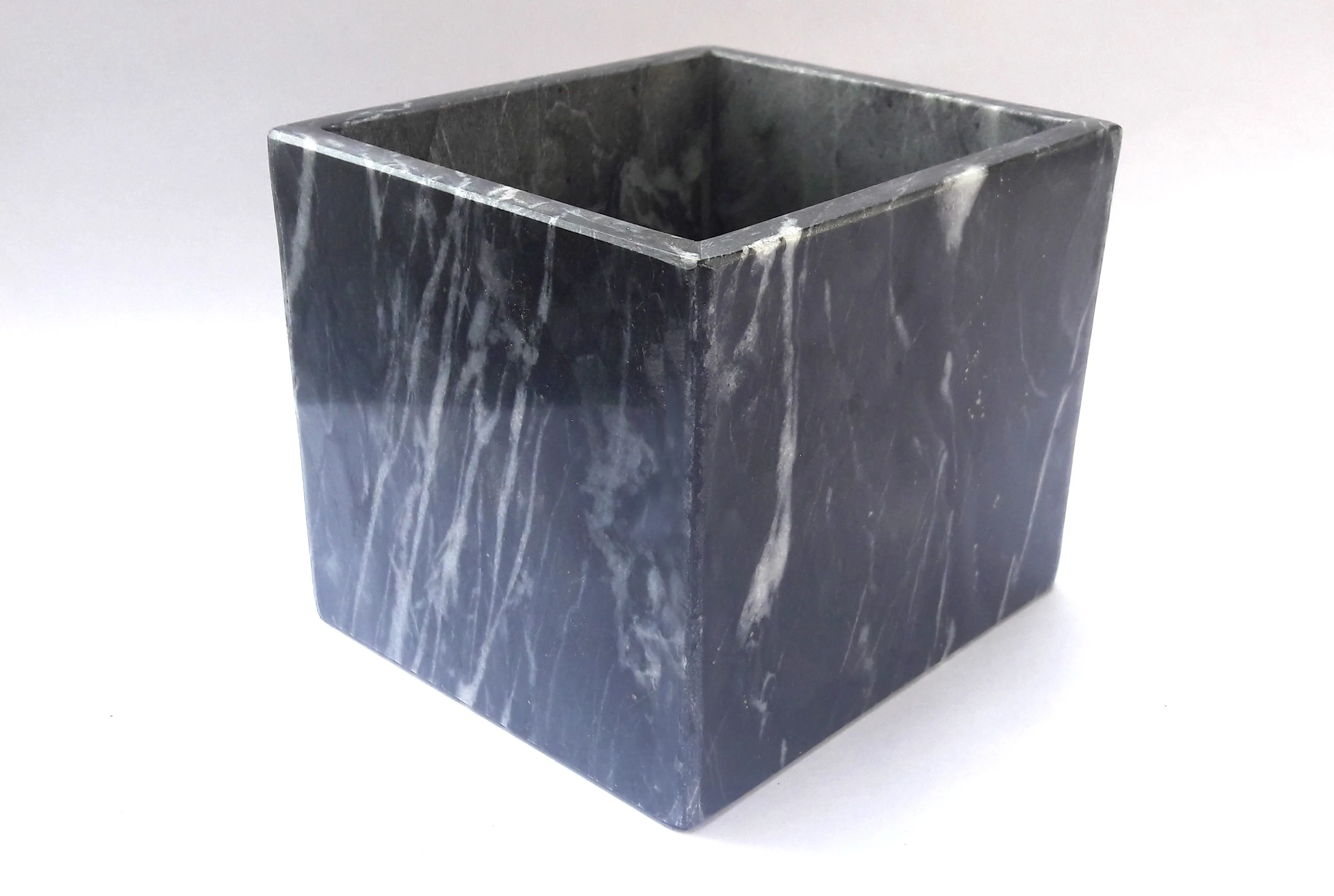 кашпо мрамор квадрат 2,5л 38125150. мрамор квадрат. мраморная урна. плитка текстура. мраморная плитка.