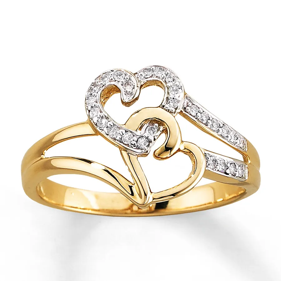 Золотое кольцо в виде сердца