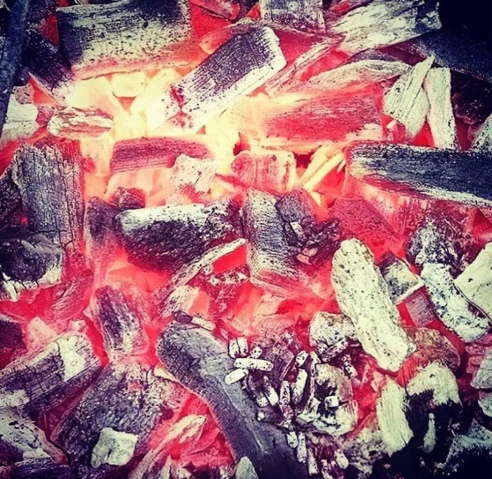 Carbonero 100 Natural Lump Hardwood Charcoal For Barbecue ( Bbq ) Extra Sifted 3kg In Plastic