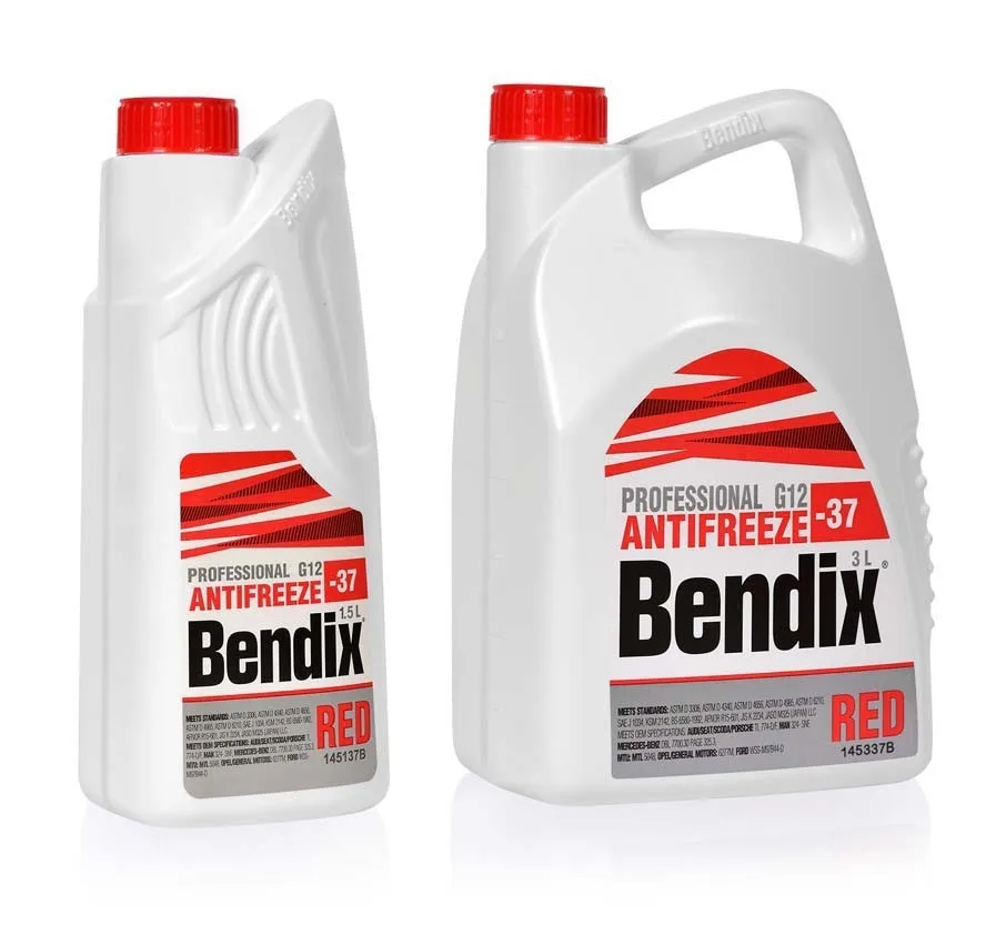 Антифриз для машины. BENDIX Antifreeze. Жидкость красного цвета для автомобиля. Red Antifreeze in car. Моторное масло BENDIX.