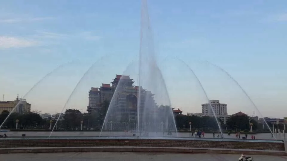 outdoor water fountain