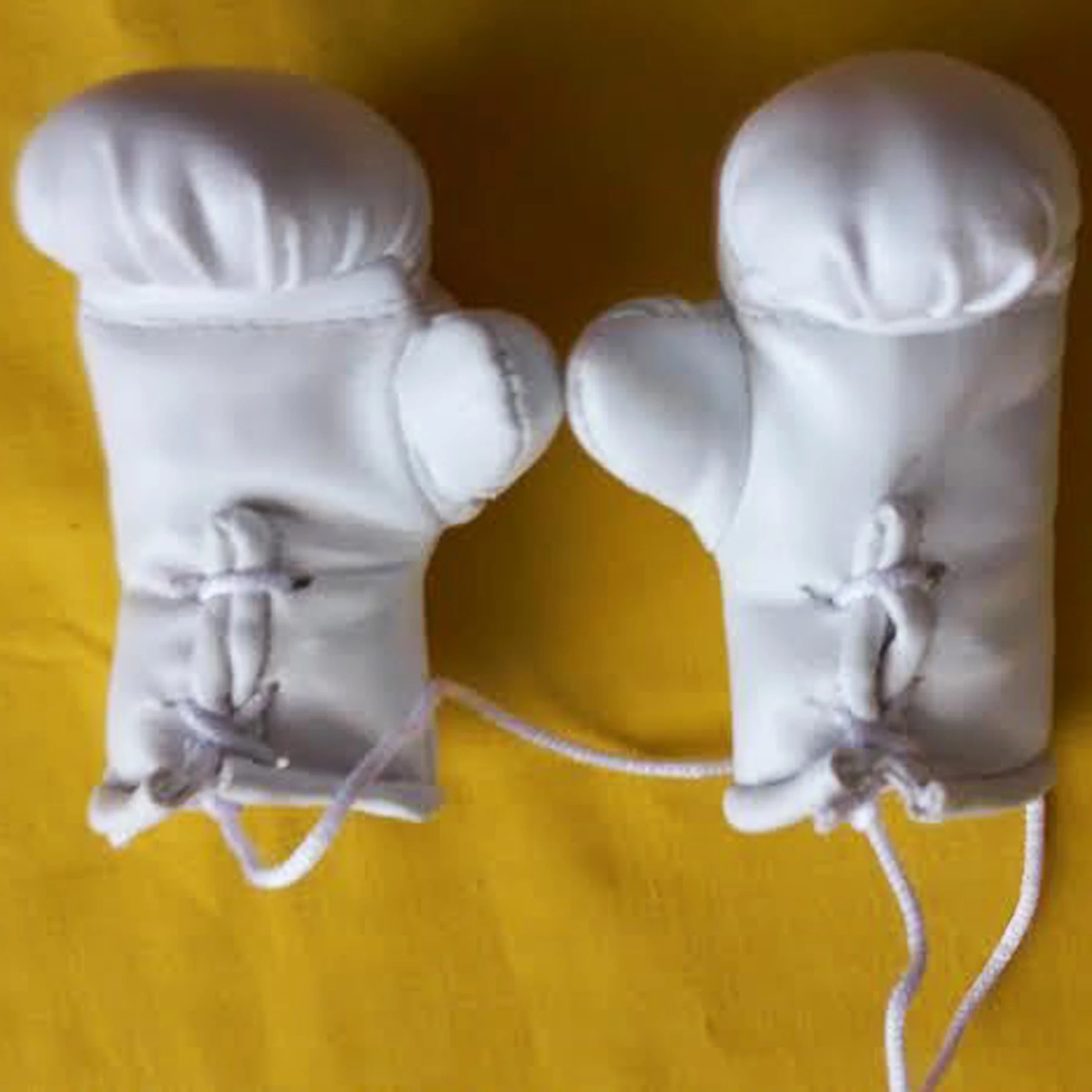 Red Hat Ent Hanging Car Mirror Mini Boxing Gloves (Virgin