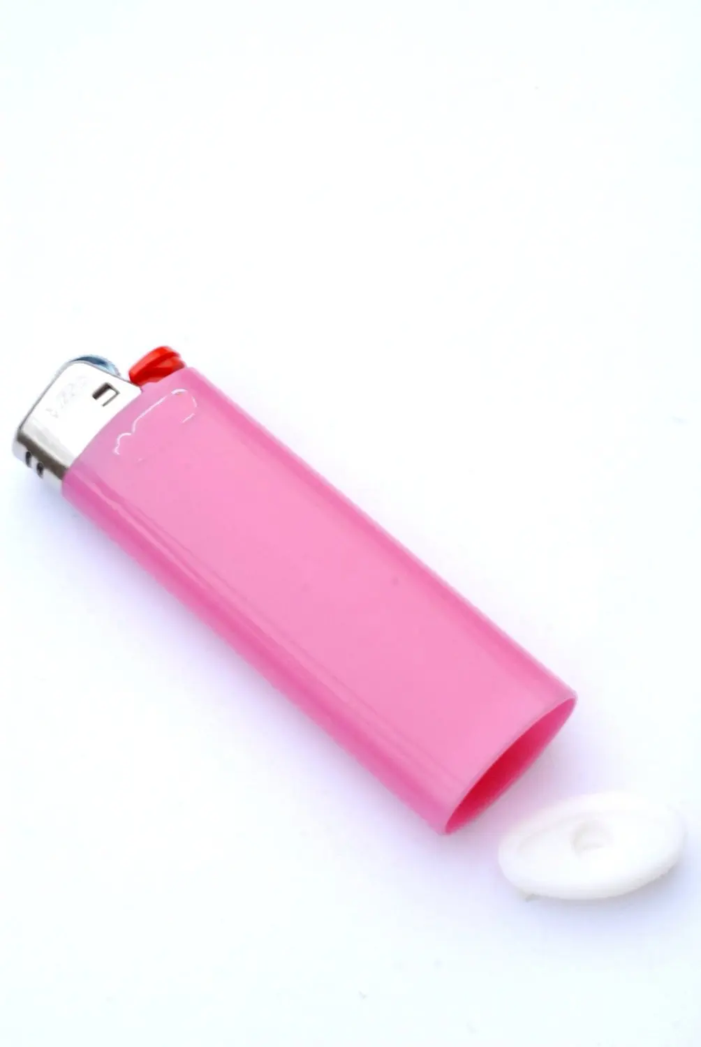 Lighter out. BIC зажигалка Pink. Розовая зажигалка. Зажигалка прозрачная розовая. Зажигалка с колесиком розовая.