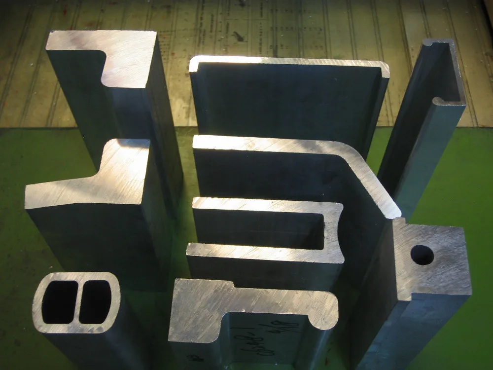 6061 铝型材挤压