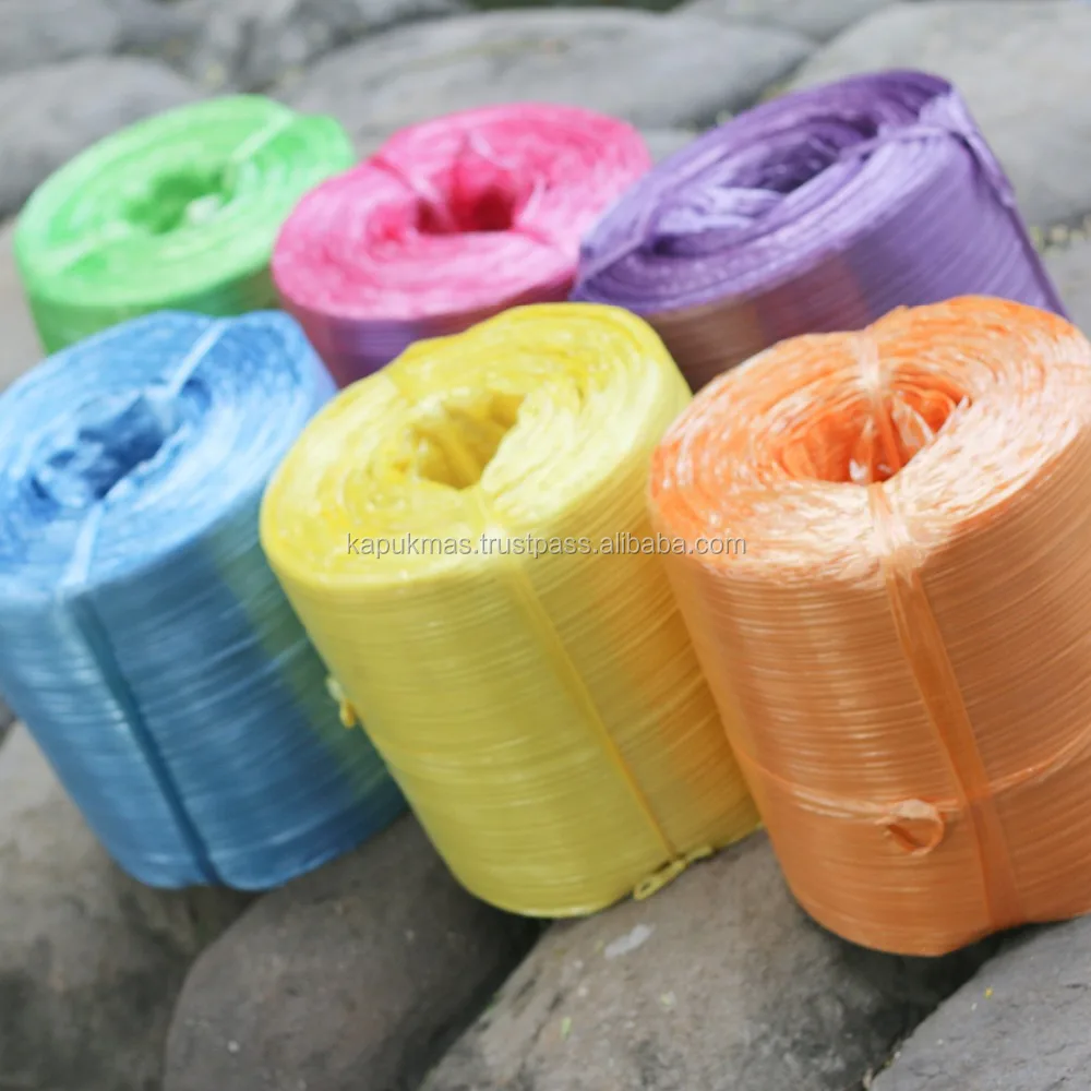 colored plastic string, plastic straw rope