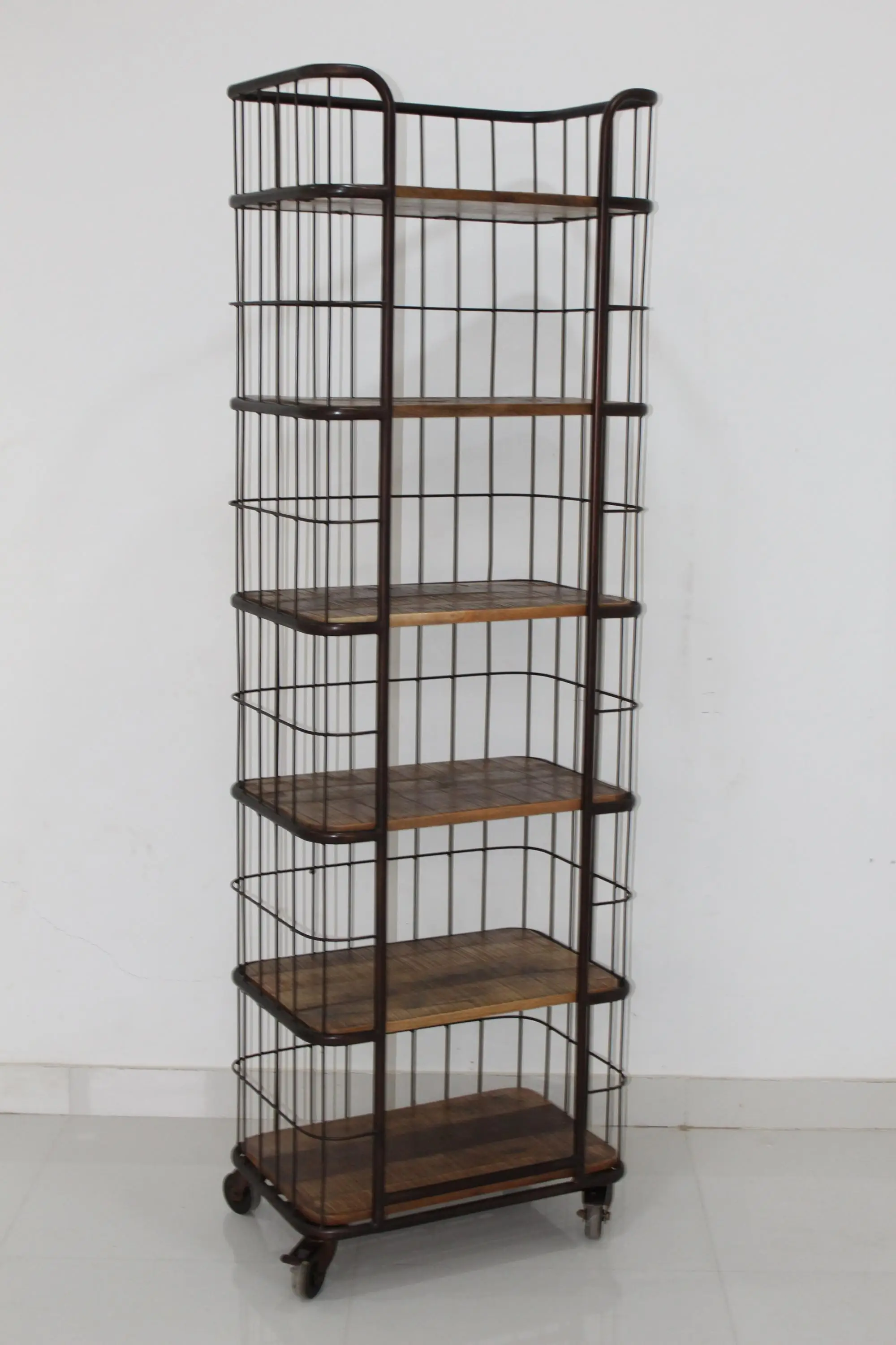 Estantería Industrial De Hierro Con Ruedas Para Libros Librería