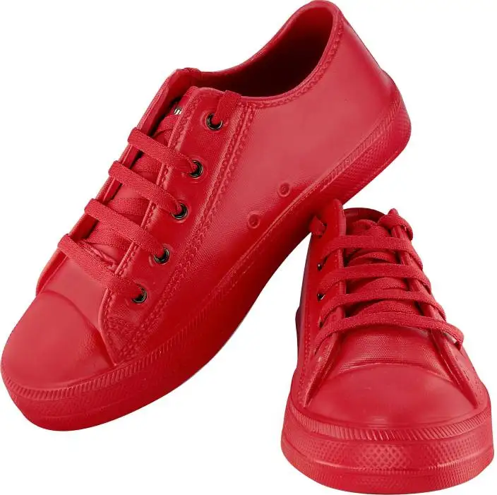 tennis red shoes