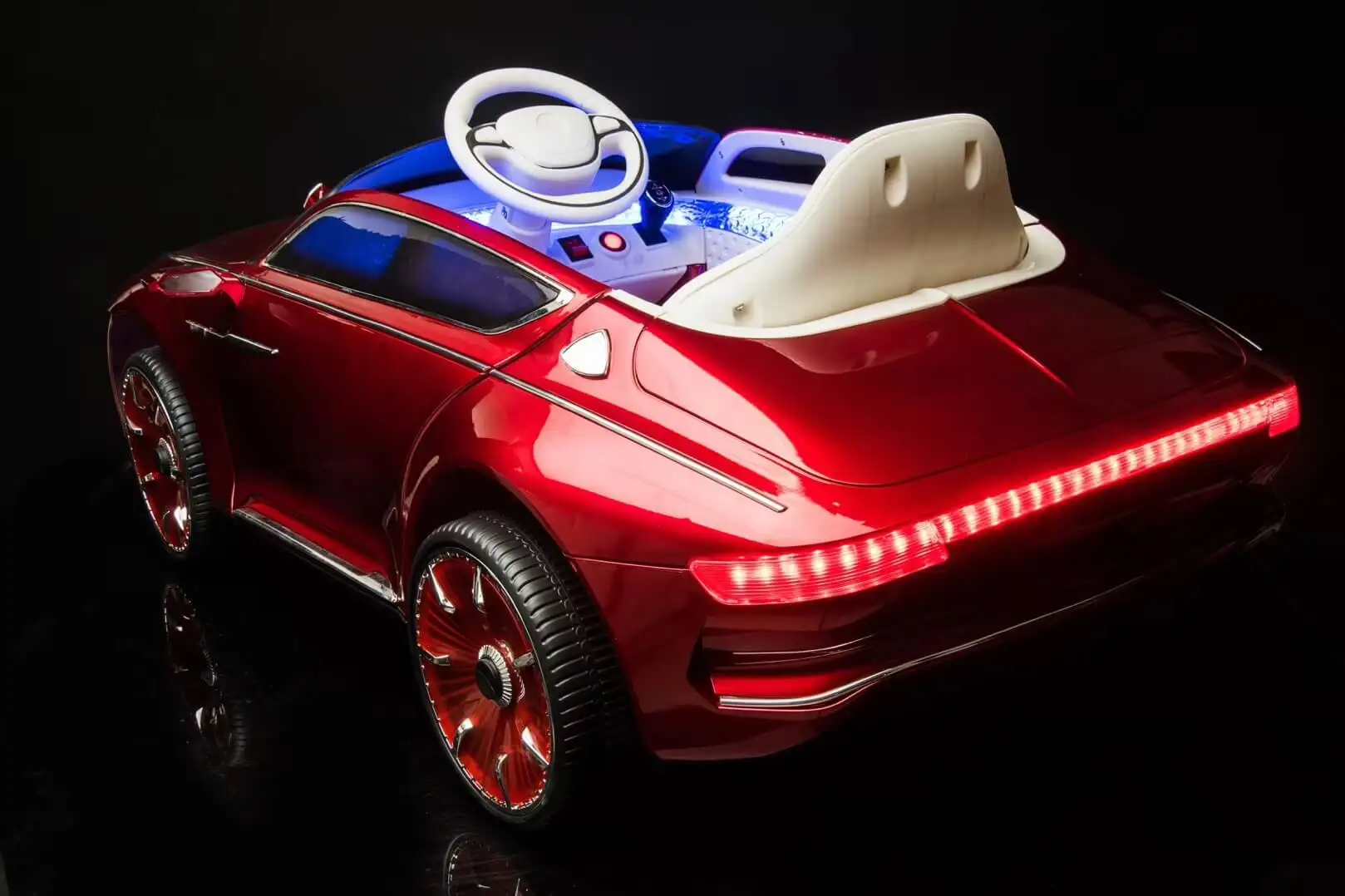 12 伏电池供电的电动玩具车为孩子们驾驶遥控乘坐汽车价格便宜