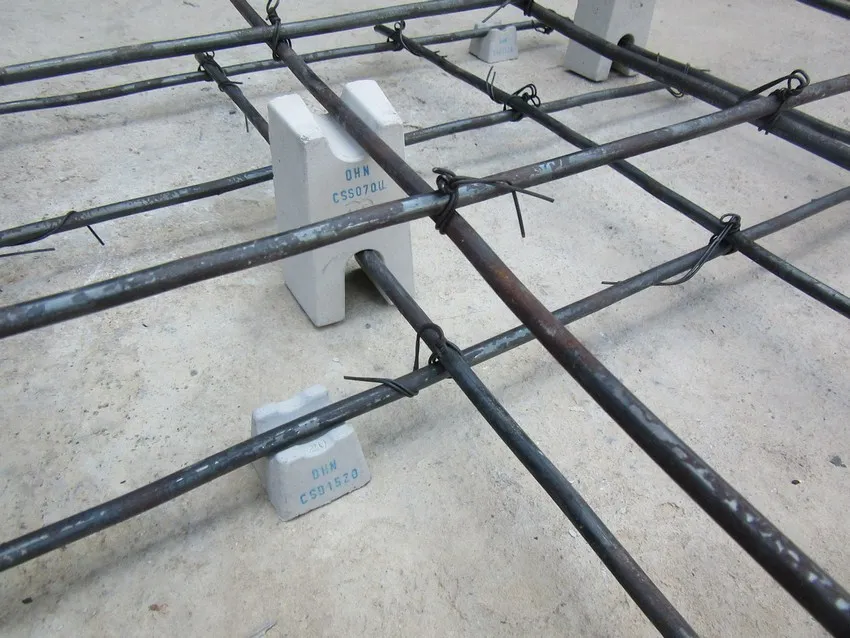 Multi Size Fiber Concrete Spacer Used To Secure The Reinforcement Steel Rebar In Concrete
