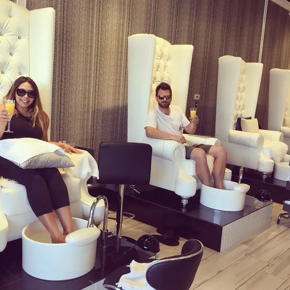 Great Foshan Factory White High Back Nail Salon Kids Luxury Spa Pedicure Chair And Bowl Set