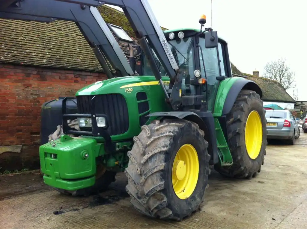 john deere tractors,.....jpg