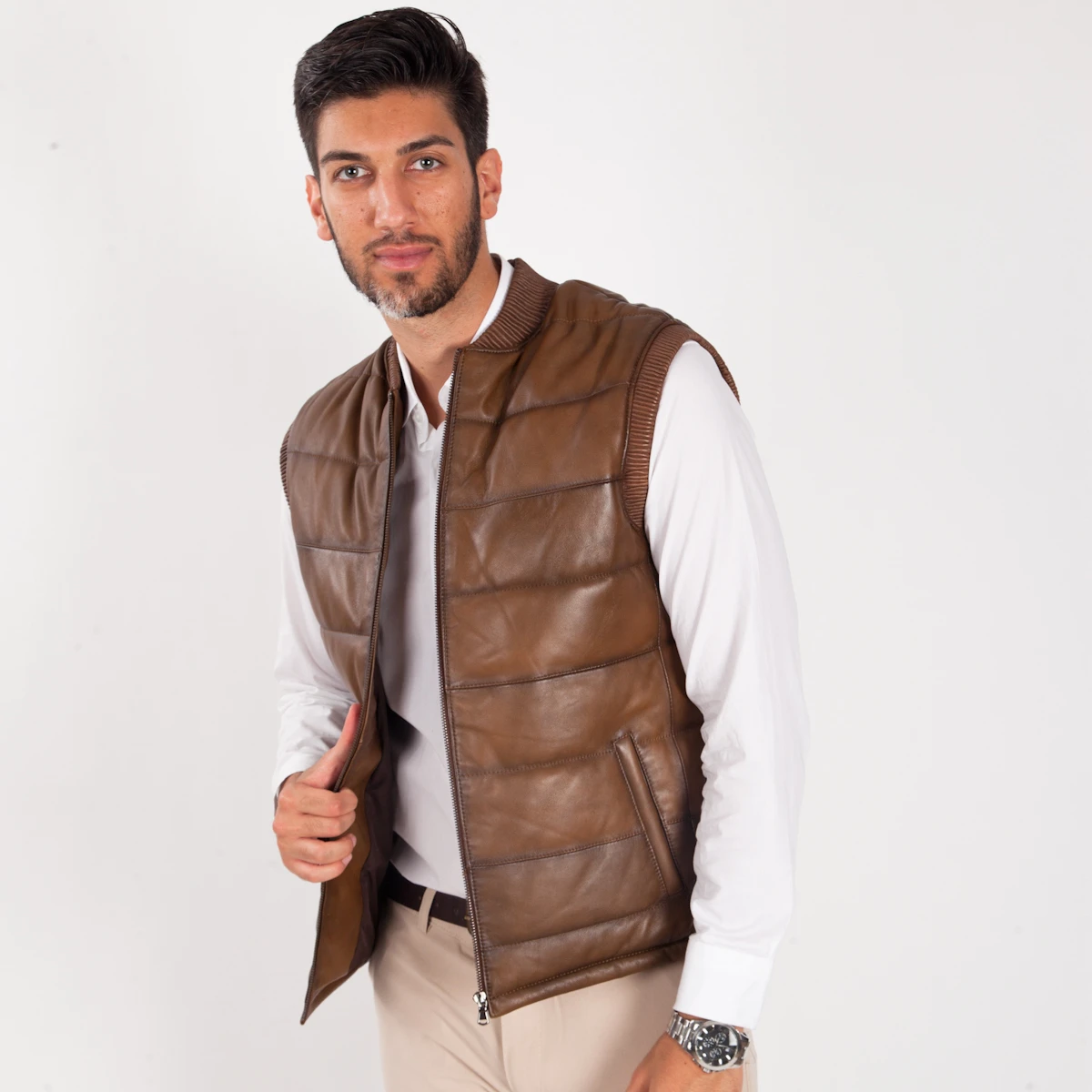 sleeveless jacket leather