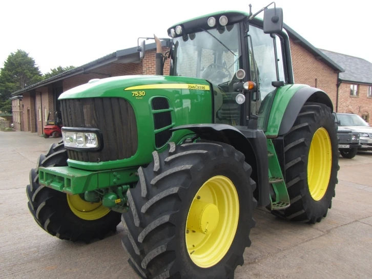 john deere tractors,.jpg