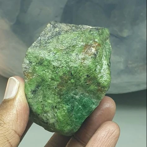 green garnet rough