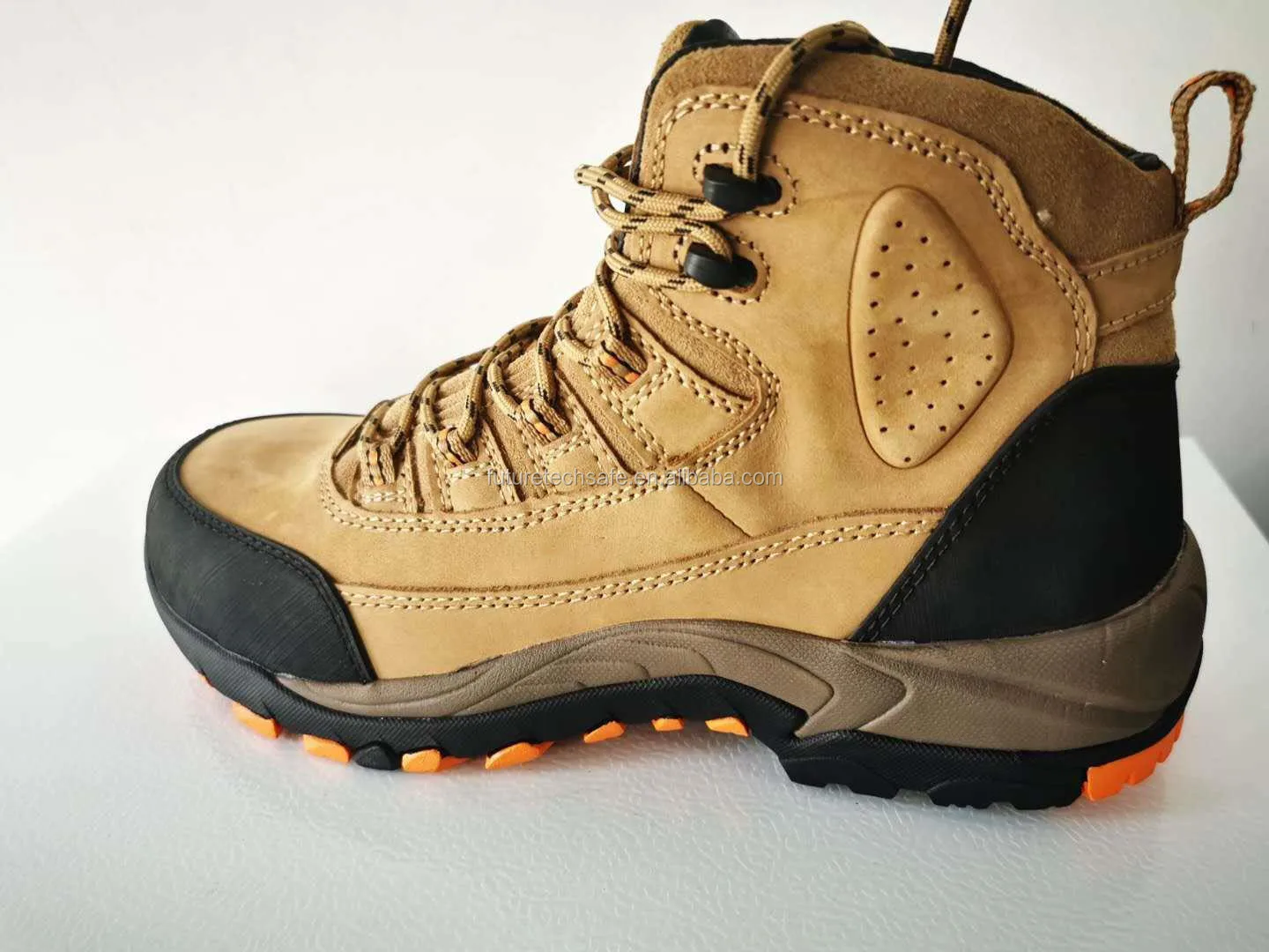 boots with toe protection