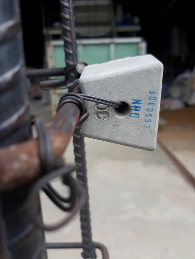 Multi Size Fiber Concrete Spacer Used To Secure The Reinforcement Steel