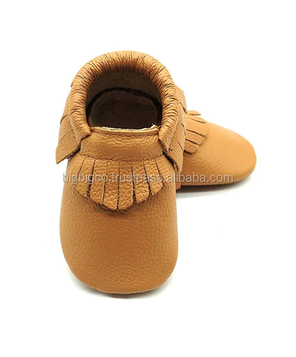 Moccains shoes (99).png