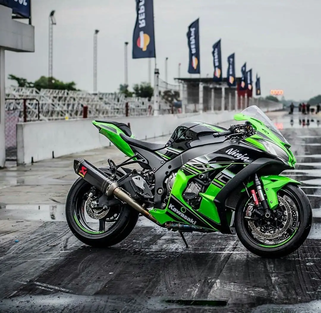 H r 2016. Kawasaki Ninja ZX-10r 2016. Kawasaki Ninja ZX-10r Custom. Стрит байк Кавасаки. Kawasaki Ninja ZX-10r байк.