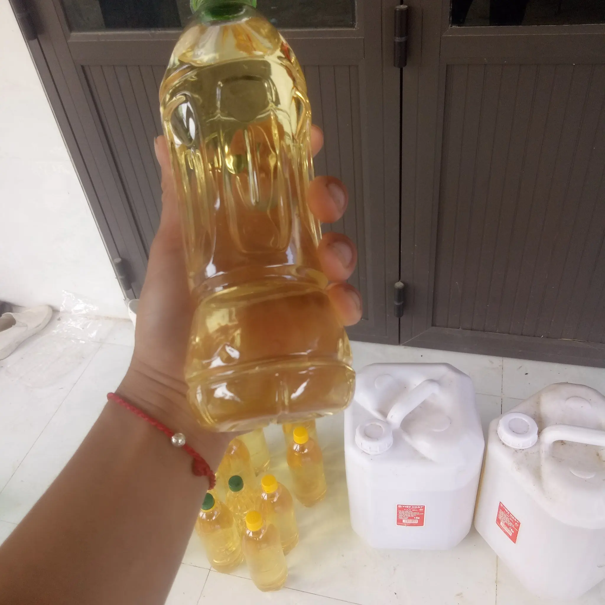 aromatic lemongrass essential oil